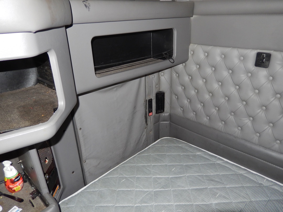 2012 KENWORTH T660 - Image 30